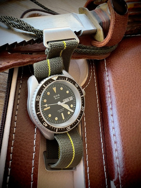 ELVIA Day/Date Military Divers Watch with Sapphire Crystal and Quartz Movement - Image 15