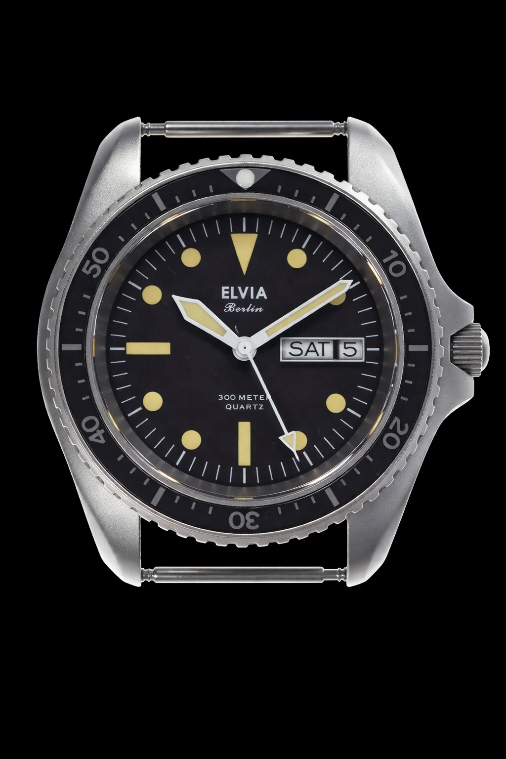ELVIA Day/Date Military Divers Watch with Sapphire Crystal and Quartz Movement - Image 3