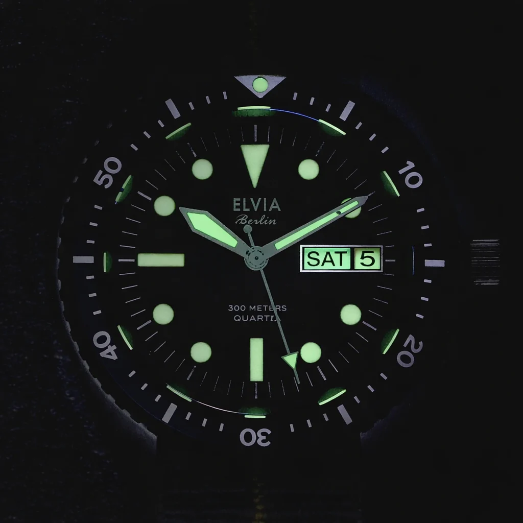 ELVIA Day/Date Military Divers Watch with Sapphire Crystal and Quartz Movement - Image 4