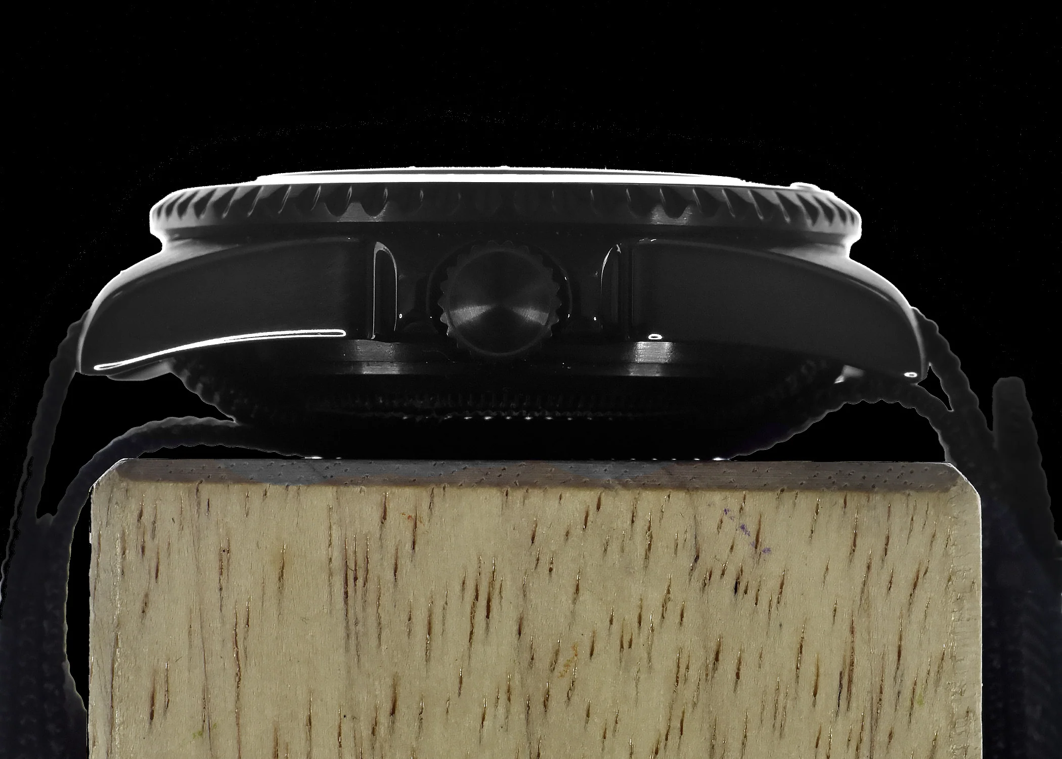MWC 24 Jewel 1982 Pattern 300m Automatic Military Divers Watch in Black PVD with a Sapphire Crystal on a NATO Webbing Strap (Non Date Version) - Image 4
