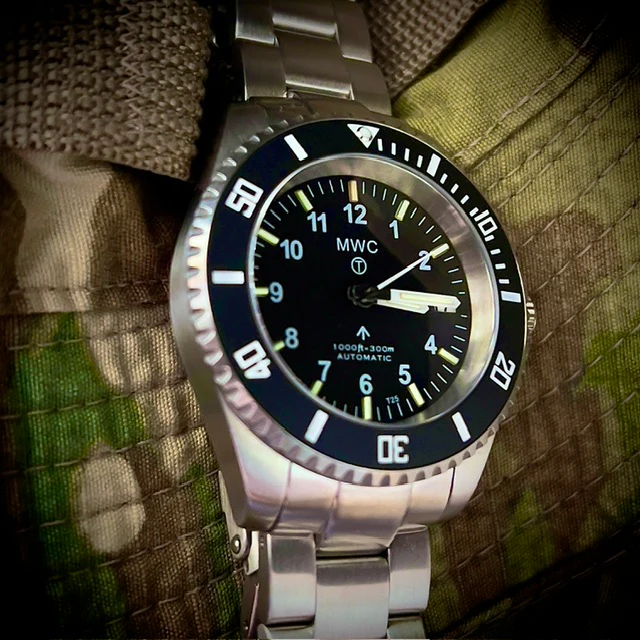MWC 24 Jewel 300m Automatic Military Divers Watch with Tritium GTLS Illumination, Sapphire Crystal and Ceramic Bezel and Steel Bracelet - Image 11