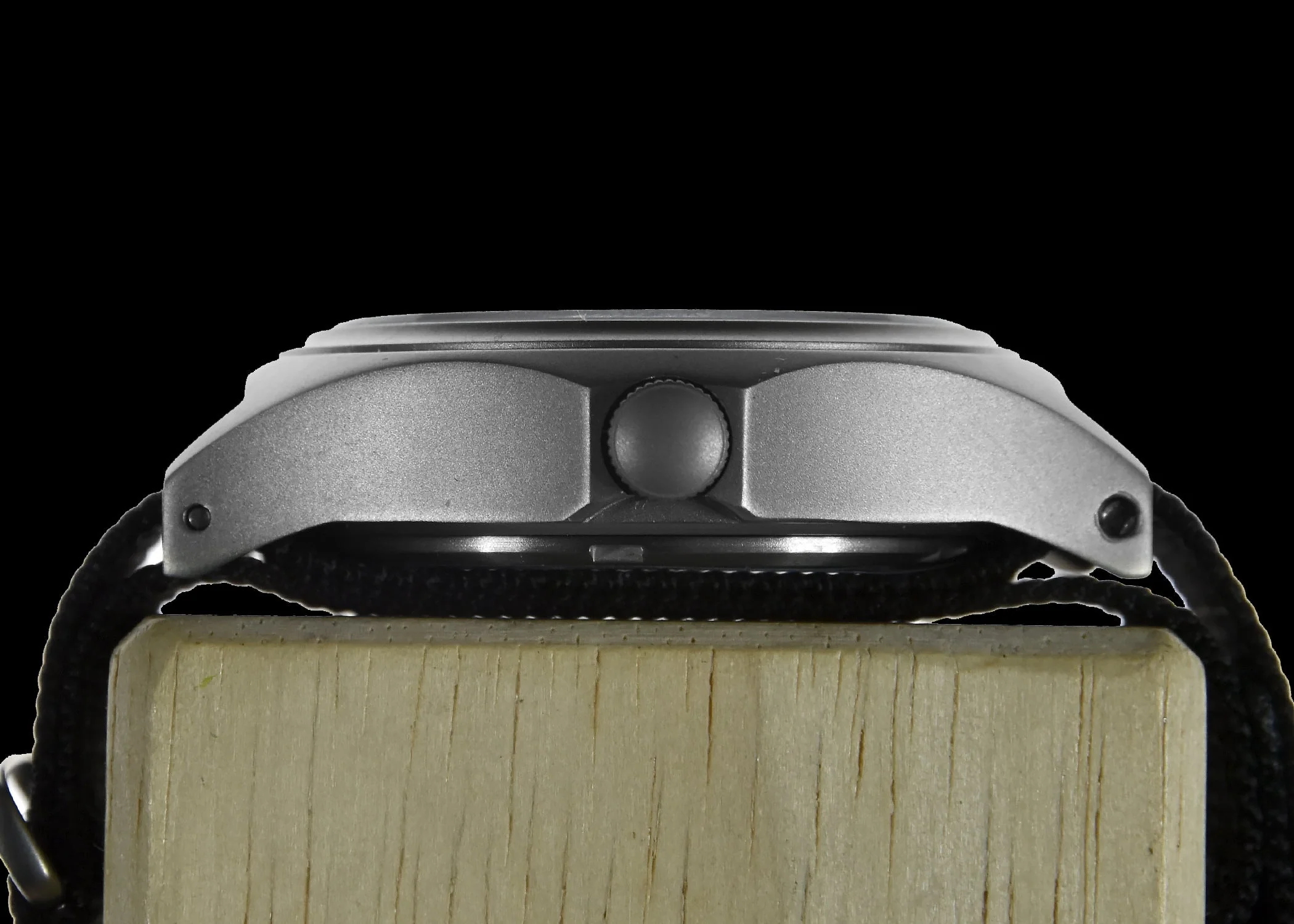 MWC Titanium Military Watch, 300m Water Resistant, Sapphire Crystal and 10 Year Battery Life - NATO NSN Number: 6645-99-847-7565 - Image 5