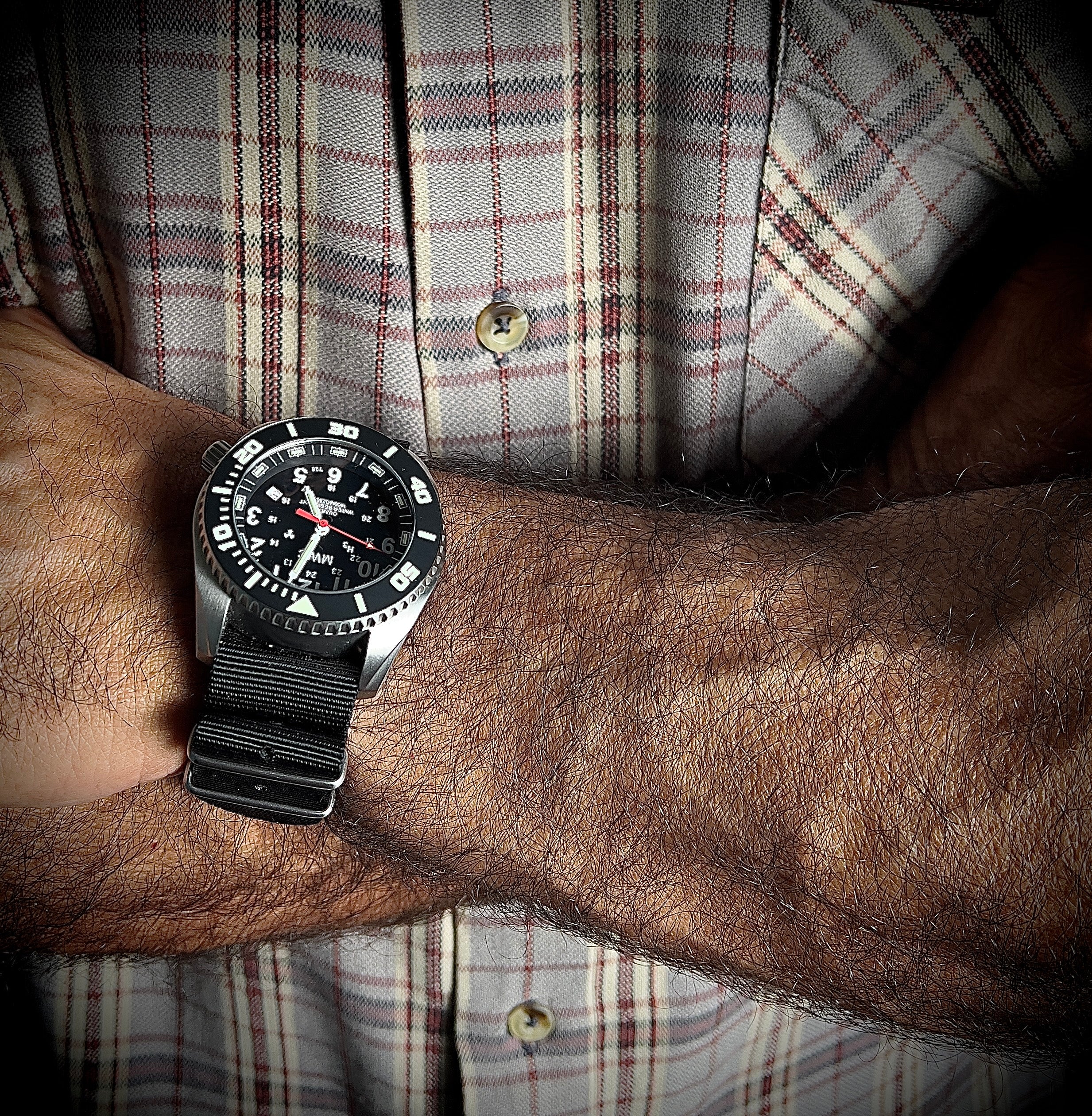 MWC "Depthmaster" 100atm / 3,280ft / 1000m Water Resistant Military Divers Watch in a Stainless Steel Case with GTLS and Helium Valve (10 Year Battery Life) - Image 10