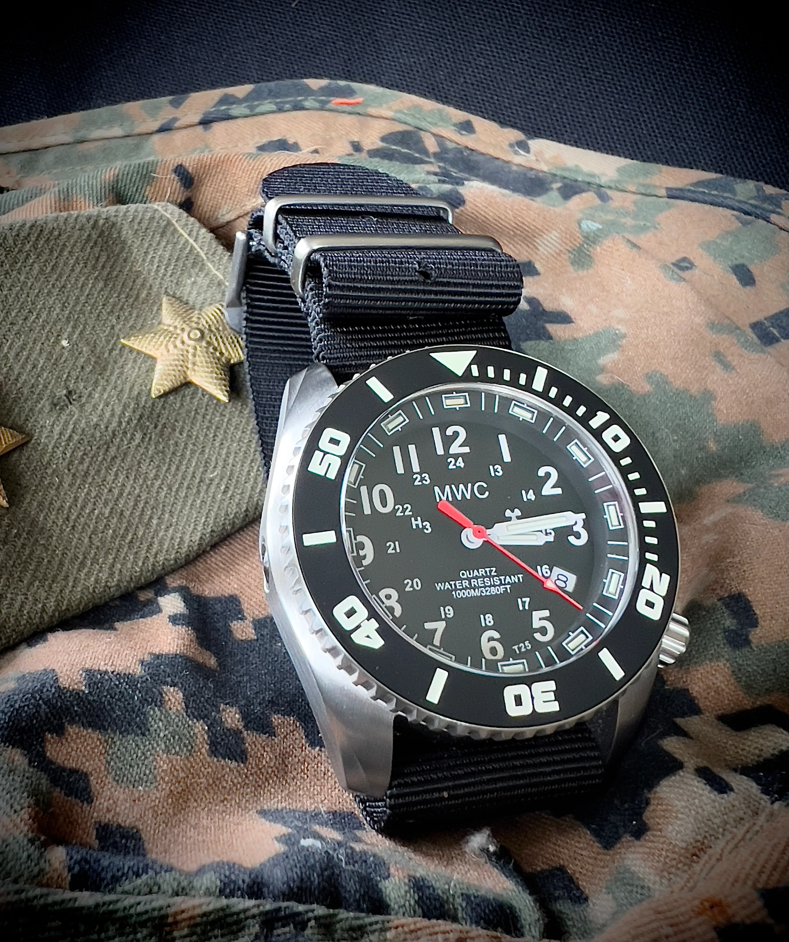 MWC "Depthmaster" 100atm / 3,280ft / 1000m Water Resistant Military Divers Watch in a Stainless Steel Case with GTLS and Helium Valve (10 Year Battery Life) - Image 12