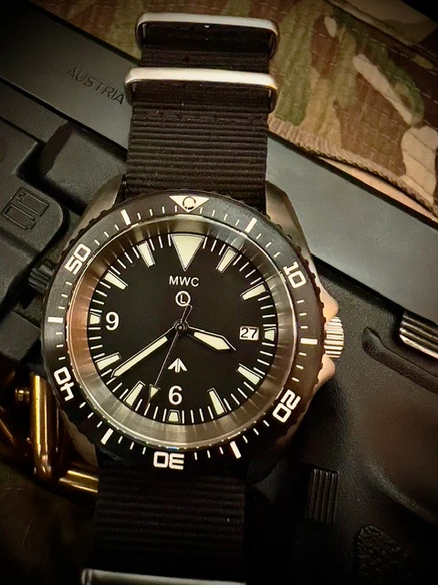 Stainless Steel Military Divers Watch with Automatic 24 Jewel Movement, 12/24 Hour Dial Format, Sapphire Crystal and Ceramic Bezel (Tactical Solid Strap Bars) - Image 11