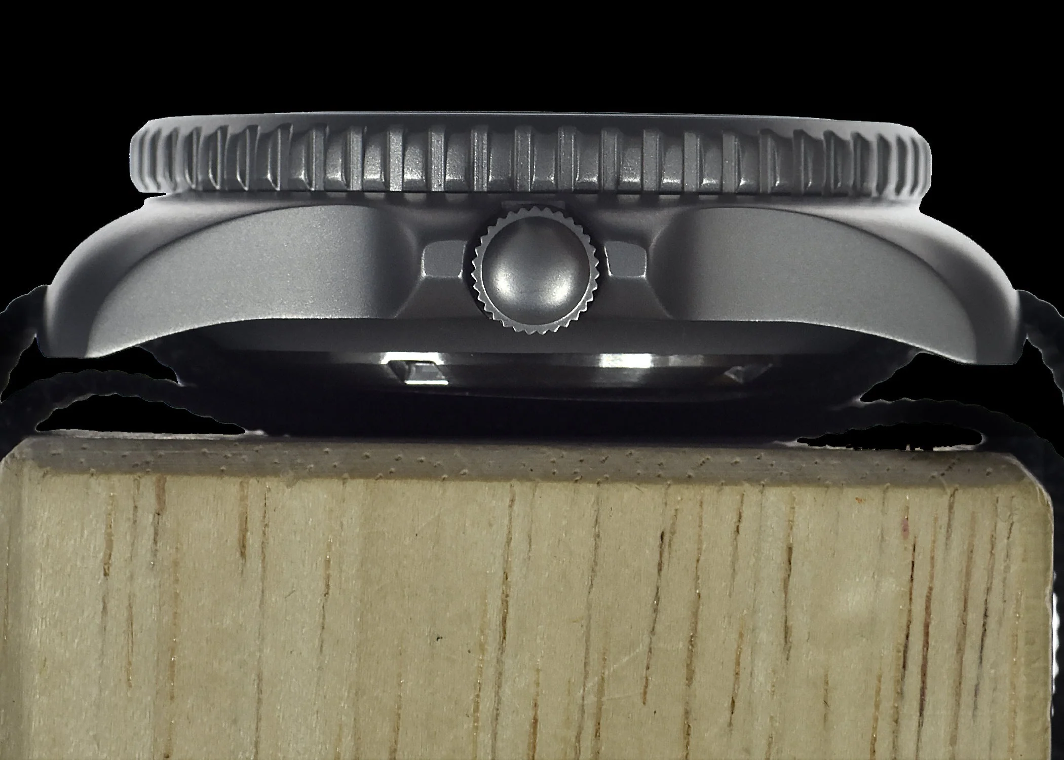 Current NATO Pattern Quartz Military Divers Watch with Sapphire Crystal and 10 Year Battery Life and Ceramic Bezel - NATO STOCK NUMBER NSN 6645-99-157-3496 - Image 5