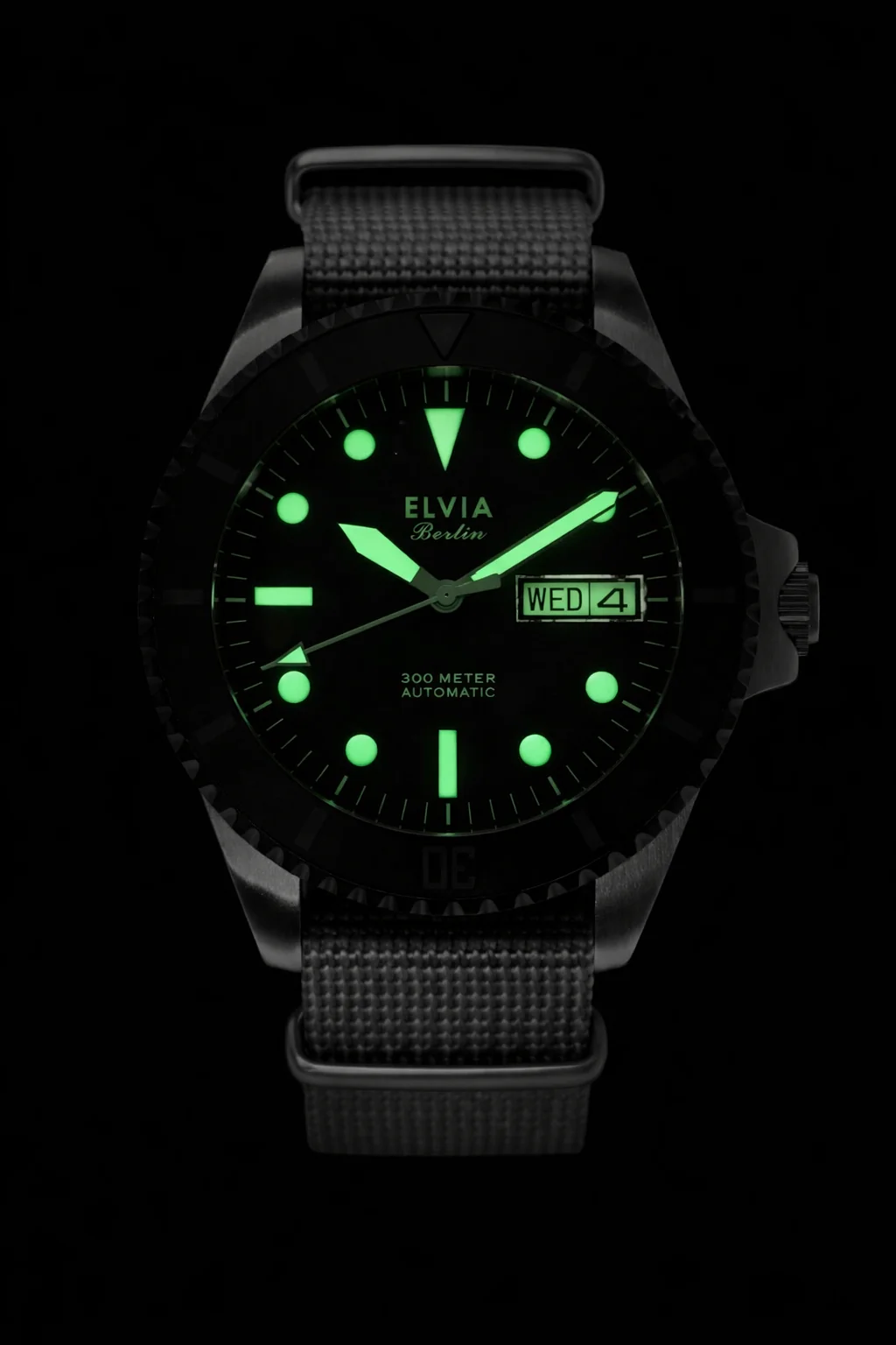 ELVIA Automatic Military Divers Watch with Sapphire Crystal and 24 Jewel Automatic Day Date Movement - Image 4