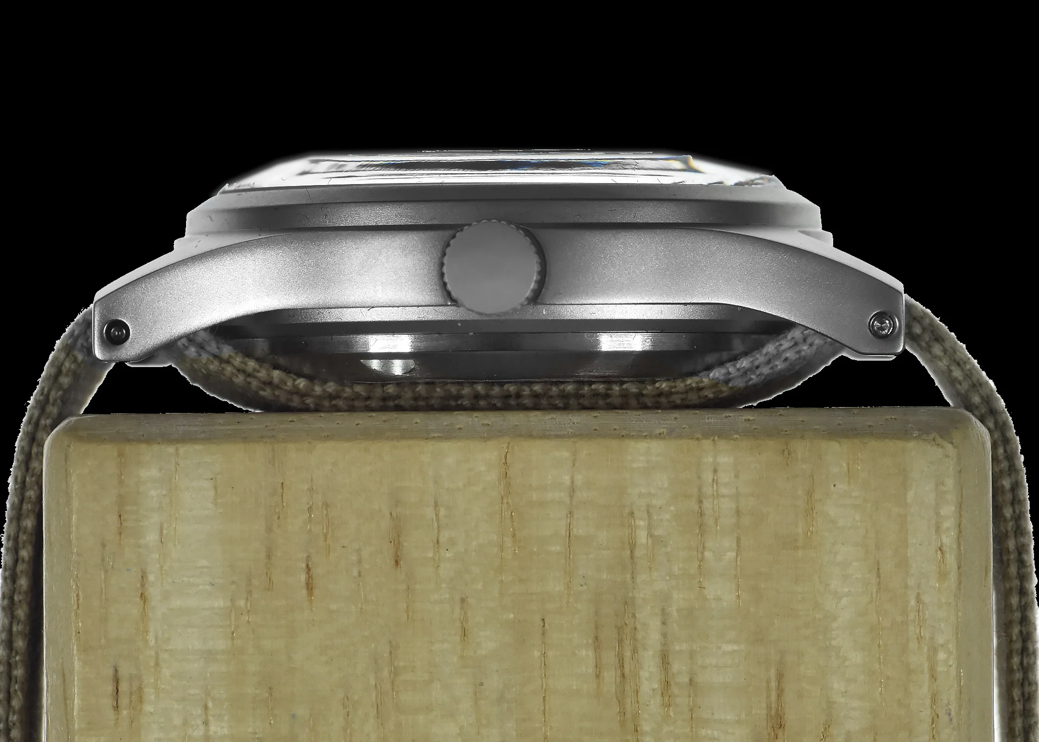 MWC 1940s to 1960s Pattern General Service Watch with 24 Jewel Automatic Movement - Image 4