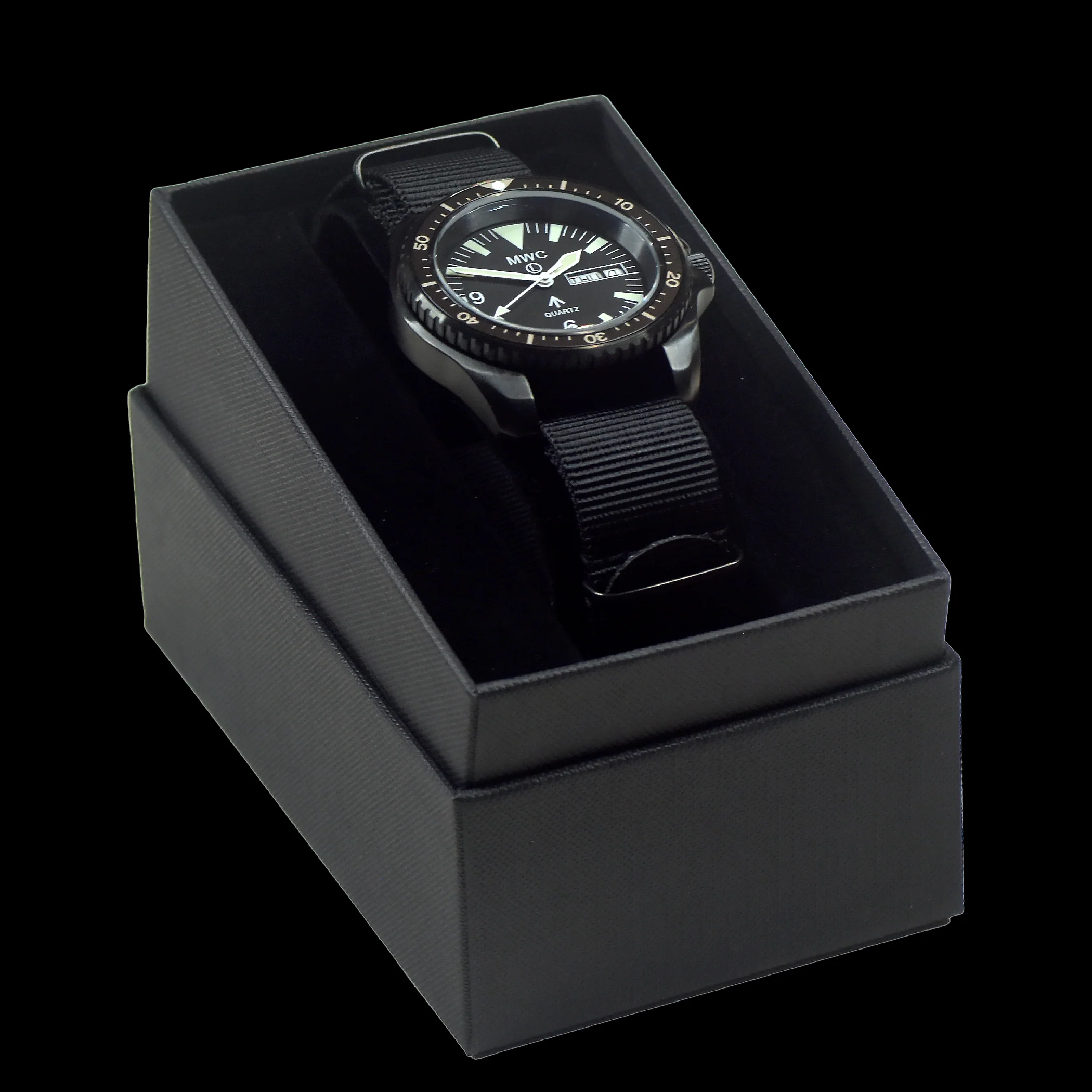 MWC 1999-2001 Pattern Quartz Day/Date Military Divers Watch in Covert Black PVD with Sapphire Crystal - Image 6