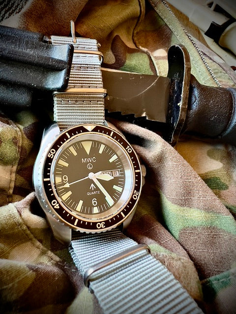 MWC 1999-2001 Pattern Quartz Day/Date Military Divers Watch with Stainless Steel Case and Sapphire Crystal - Image 14