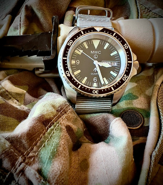 MWC 1999-2001 Pattern Quartz Day/Date Military Divers Watch with Stainless Steel Case and Sapphire Crystal - Image 15