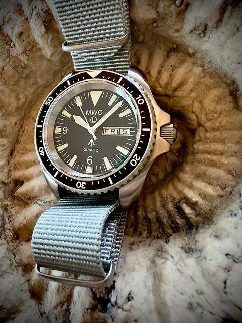 MWC 1999-2001 Pattern Quartz Day/Date Military Divers Watch with Stainless Steel Case and Sapphire Crystal - Image 16