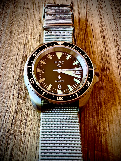 MWC 1999-2001 Pattern Quartz Day/Date Military Divers Watch with Stainless Steel Case and Sapphire Crystal - Image 17