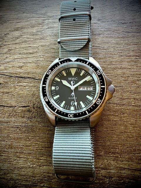 MWC 1999-2001 Pattern Quartz Day/Date Military Divers Watch with Stainless Steel Case and Sapphire Crystal - Image 18