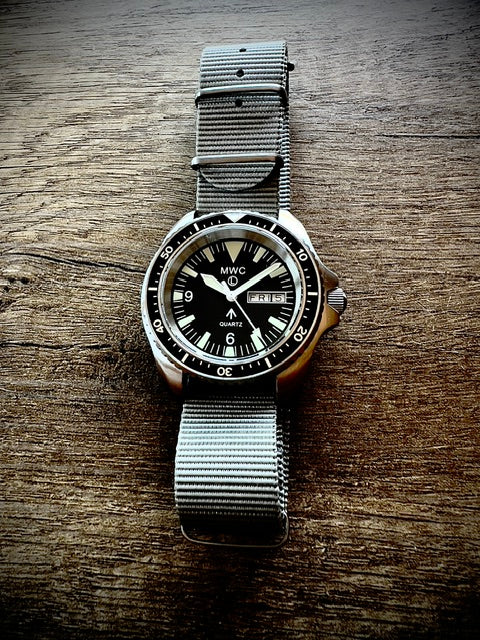 MWC 1999-2001 Pattern Quartz Day/Date Military Divers Watch with Stainless Steel Case and Sapphire Crystal - Image 19