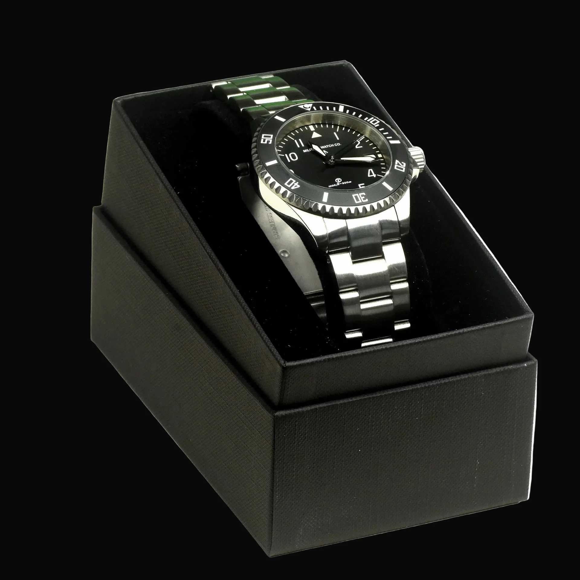 MWC 24 Jewel 1980 Pattern 300m Automatic Military Divers Watch with Sapphire Crystal and Ceramic Bezel on a Matching Stainless Steel Bracelet (With Date) - Image 4