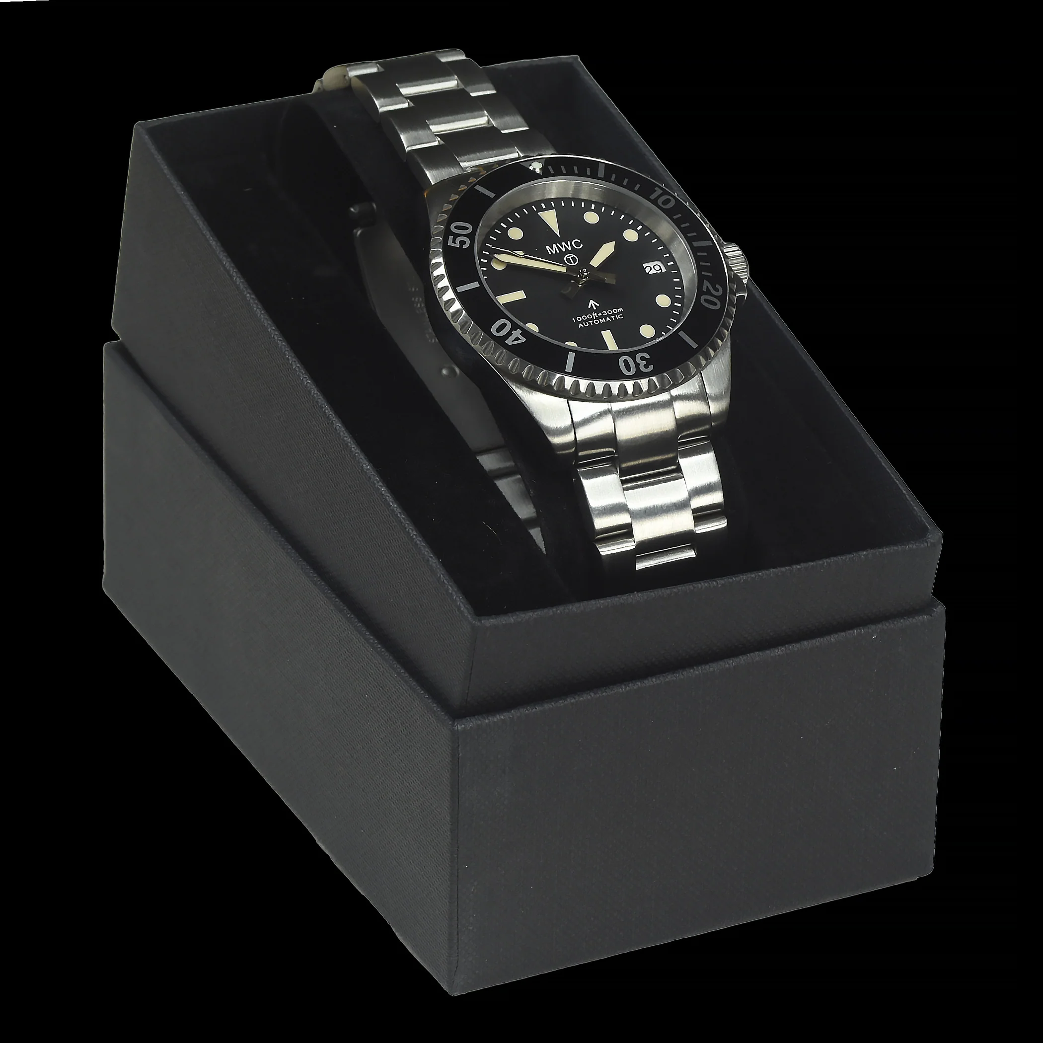 MWC 24 Jewel 1982 Pattern 300m Automatic Military Divers Watch with Sapphire Crystal on a Matching Stainless Steel Bracelet (Date Version) - Image 5