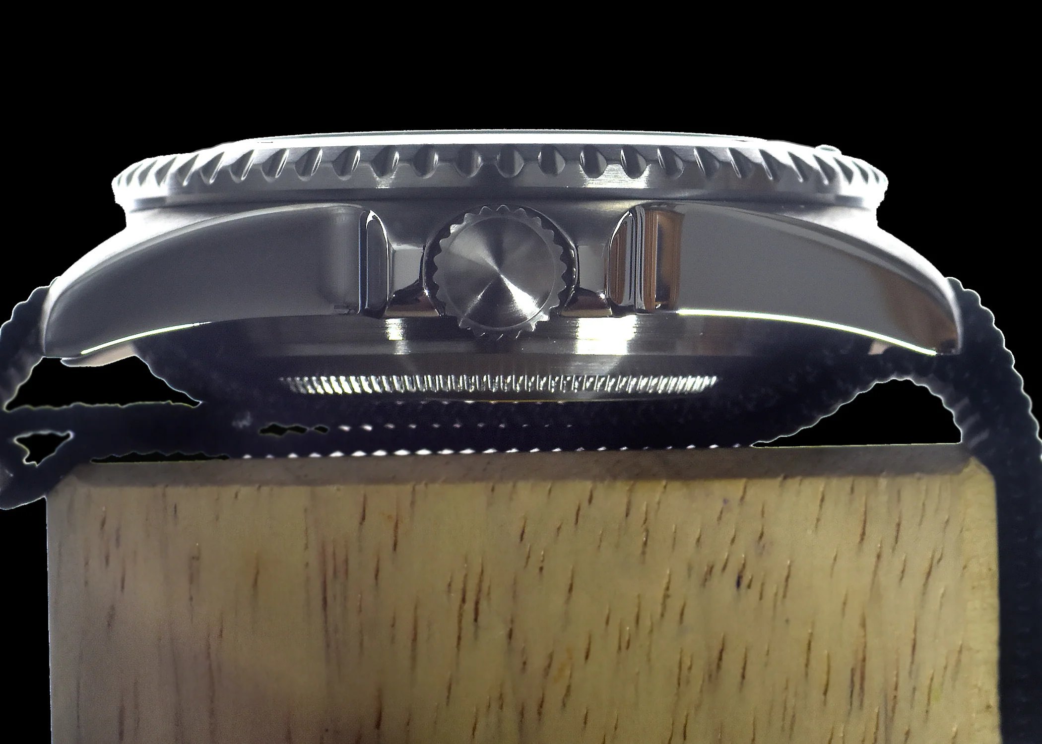 MWC 24 Jewel 1982 Pattern 300m Automatic Military Divers Watch with Sapphire Crystal on a NATO Webbing Strap (Non Date Version) - Image 5