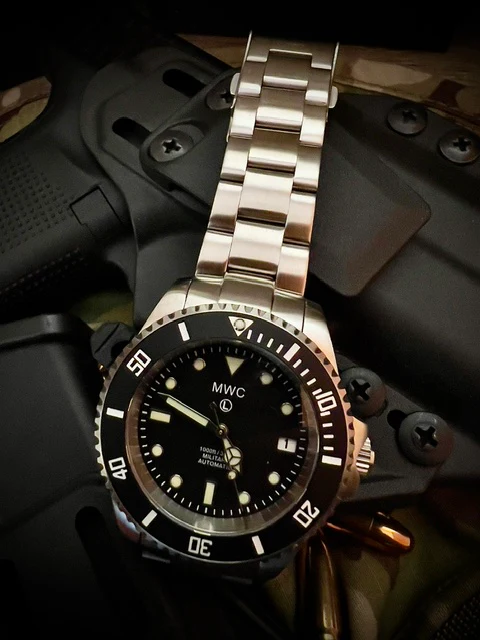MWC 24 Jewel 300m Automatic Military Divers Watch with Sapphire Crystal and Ceramic Bezel on a Matching Stainless Steel Bracelet - Image 13