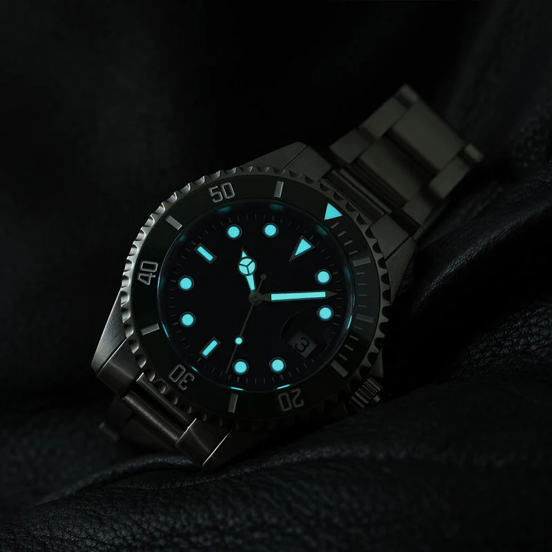 MWC 24 Jewel 300m Automatic Military Divers Watch with Sapphire Crystal and Ceramic Bezel on a Matching Stainless Steel Bracelet - Image 3