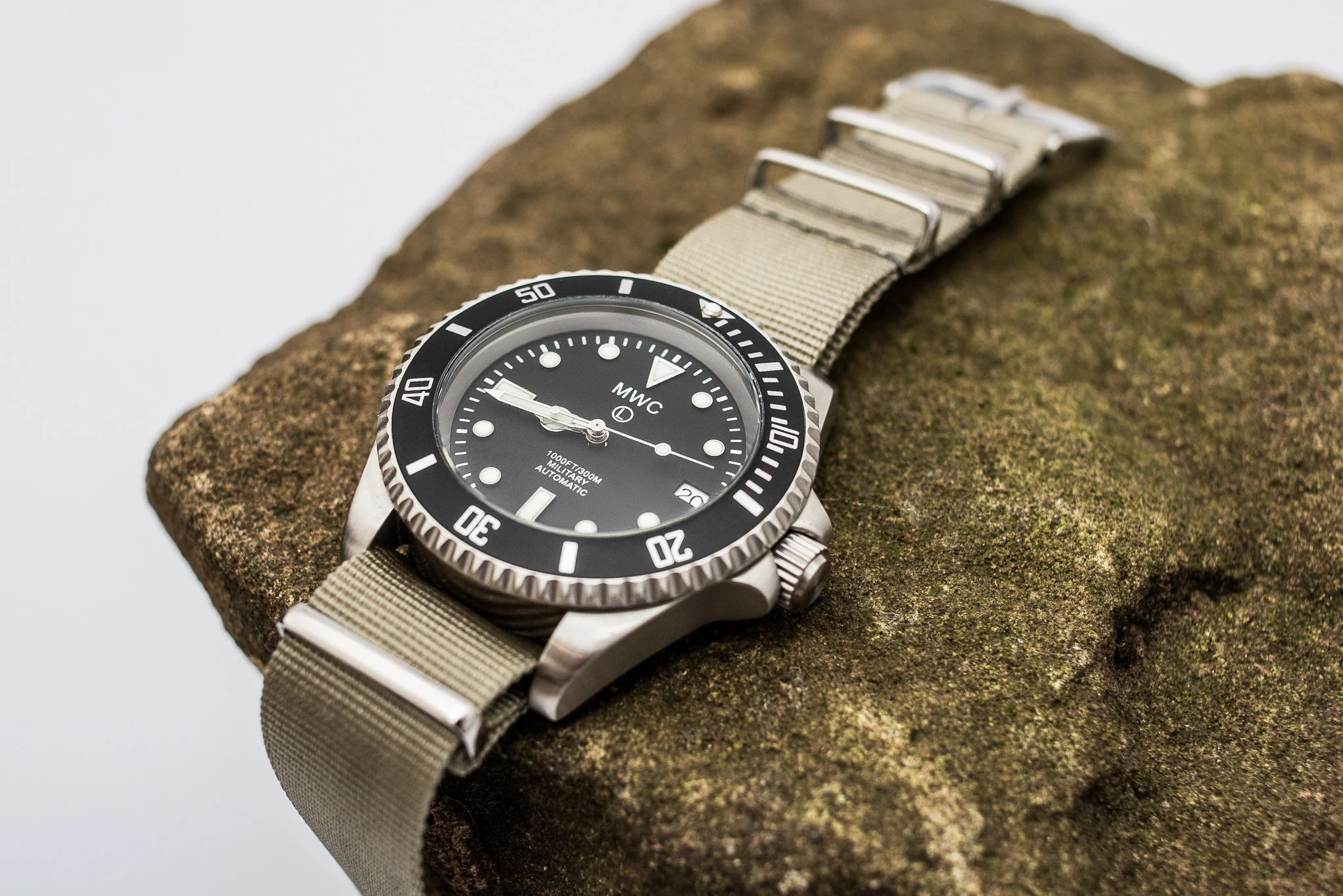 MWC 21 Jewel 300m Automatic Military Divers Watch with Sapphire Crystal and Ceramic Bezel on a NATO Webbing Strap - Image 10