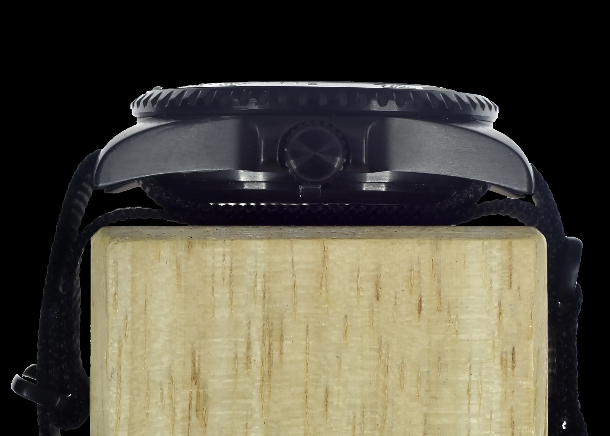 MWC 24 Jewel PVD 300m Automatic Military Divers Watch with Ceramic Bezel and Sapphire Crystal - Image 4