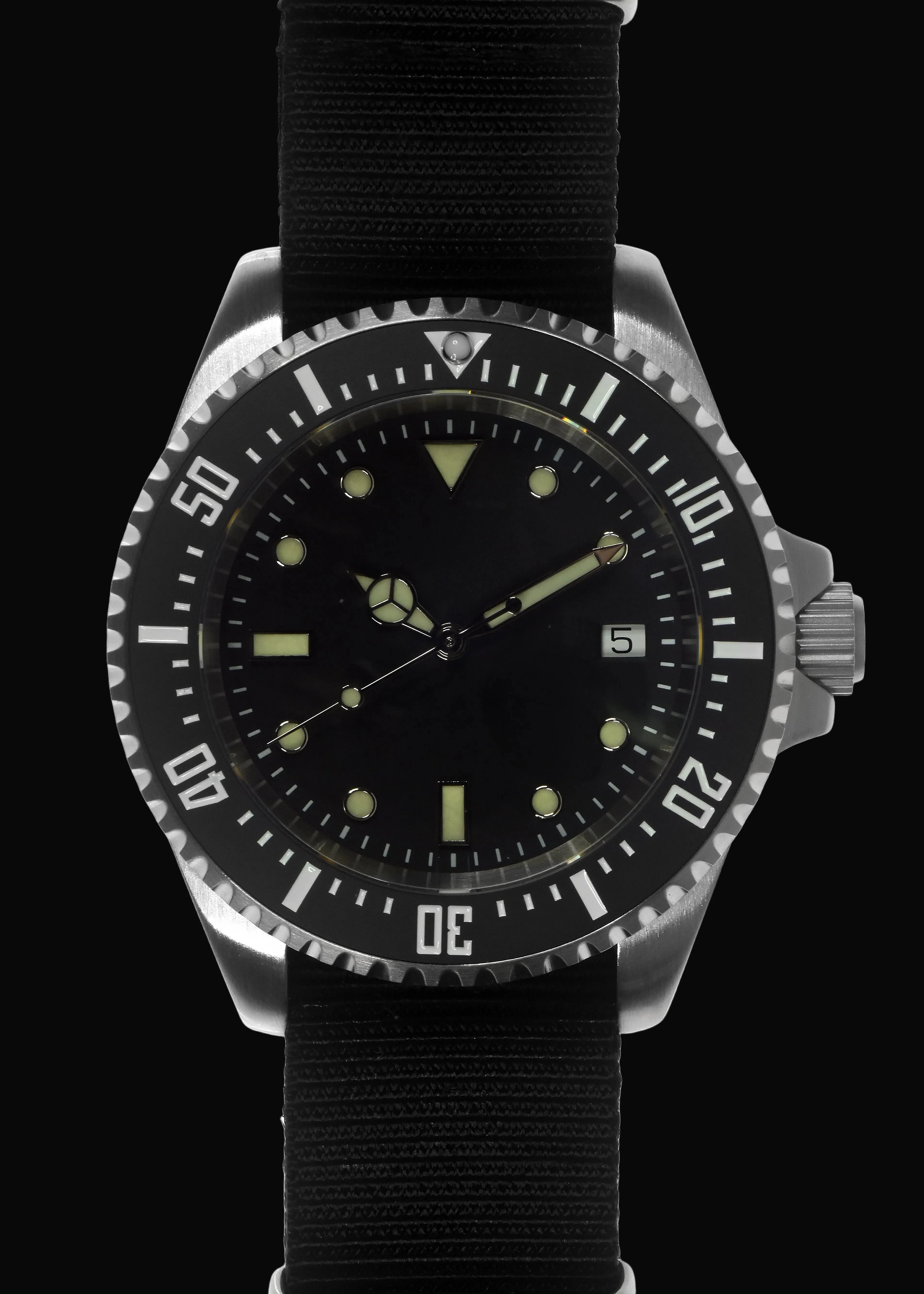 MWC Professional Military Diver 300m – Swiss Sellita SW200 Automatic with Sapphire Crystal, Ceramic Bezel & NATO Strap (Sterile Dial) - Image 2