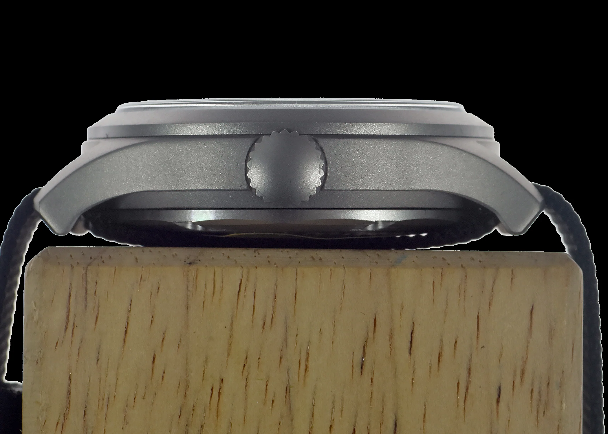 MWC A-17 Classic 1950s Pattern US Korean War Issue Watch with 24 Jewel Automatic Movement and 100m Water Resistance - Image 3