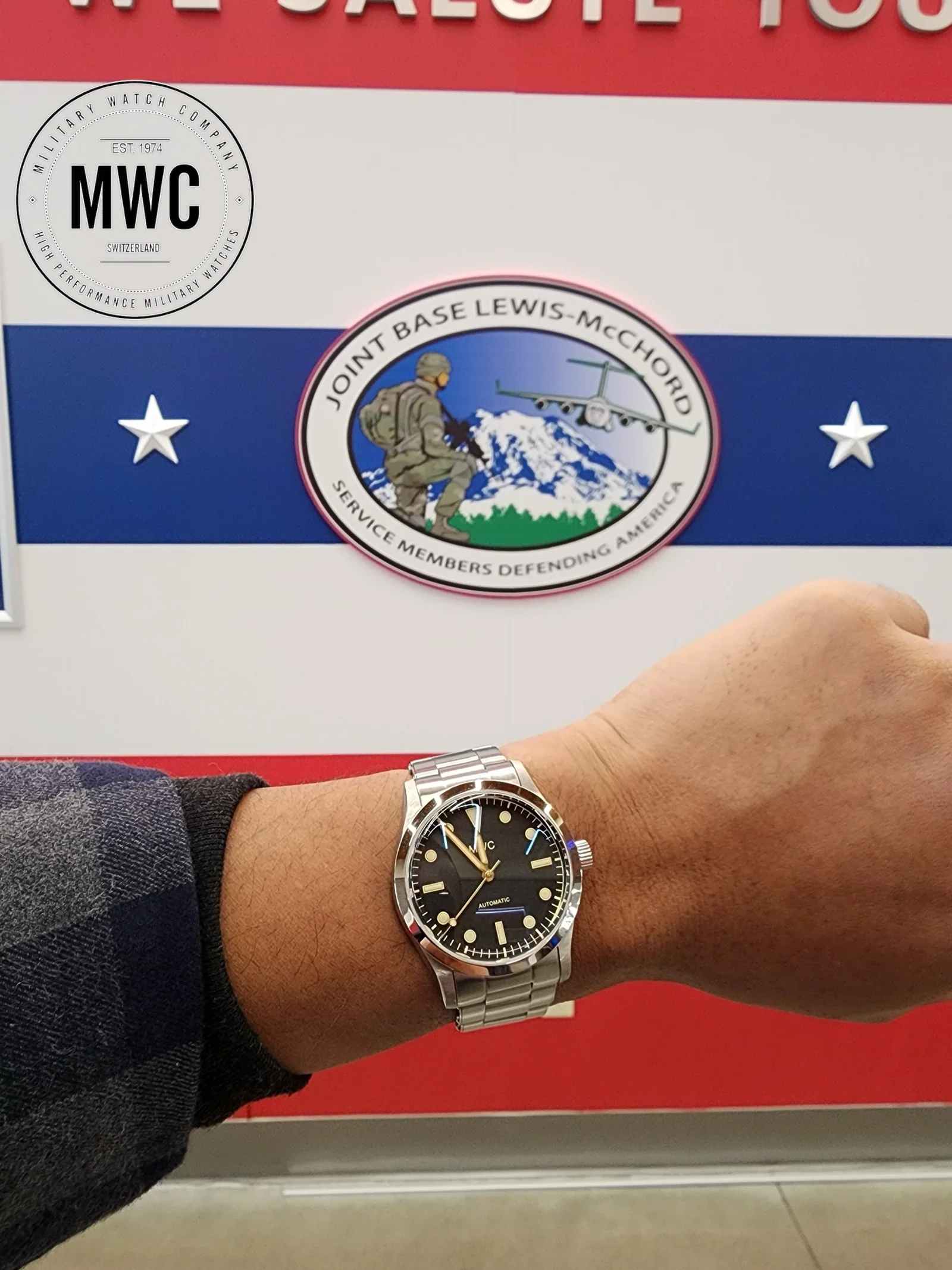 MWC Classic 1950s/1960s Pattern 25 Jewel Automatic "Adventurer" Watch with 200m Water Resistance and Retro Luminous Paint, Sapphire Crystal and 1960s Pattern Bracelet - Brand New Ex Photographic and Promotion Watch Reduced - Image 18