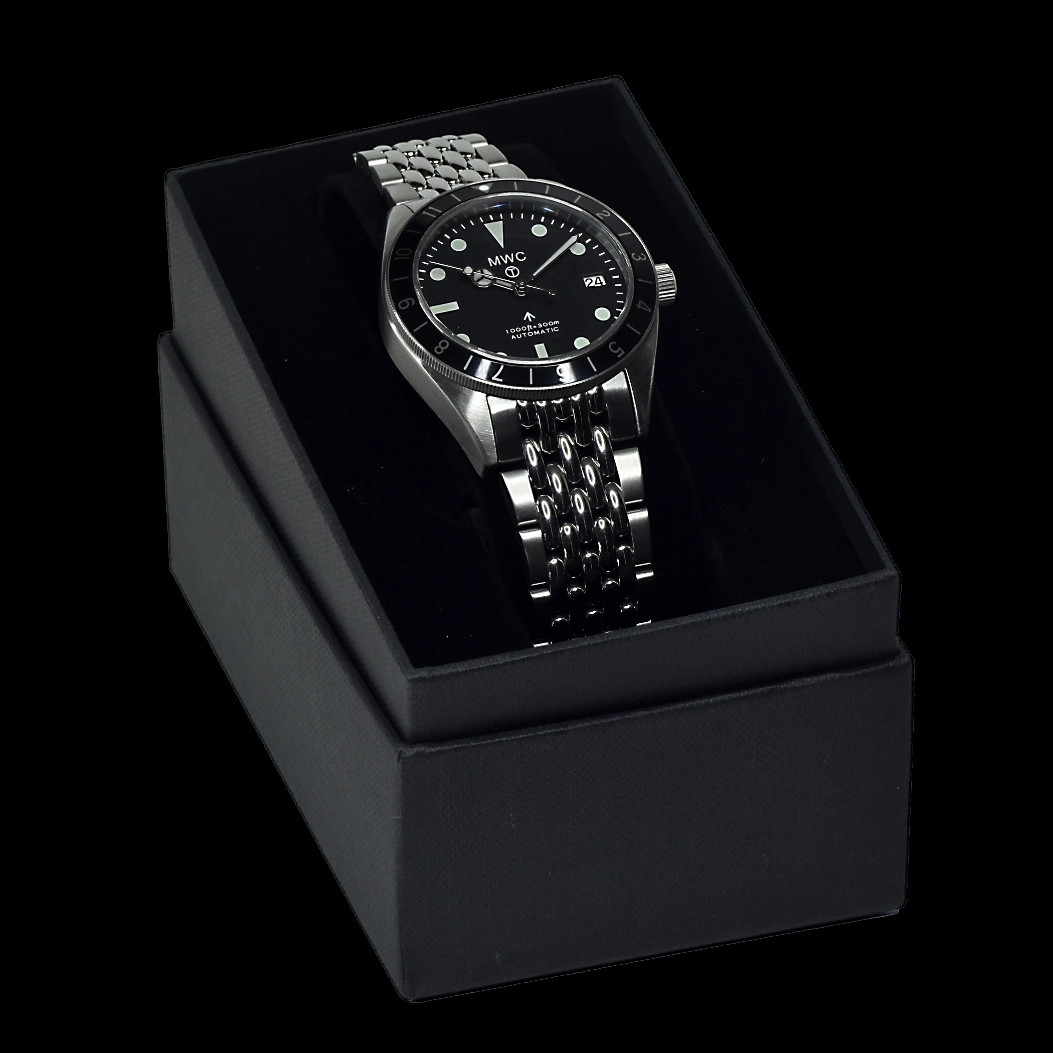 MWC Classic 1960s Pattern Automatic Dual Time Zone Divers Pattern Watch with Sapphire Crystal on a Matching Steel Bracelet - Image 5