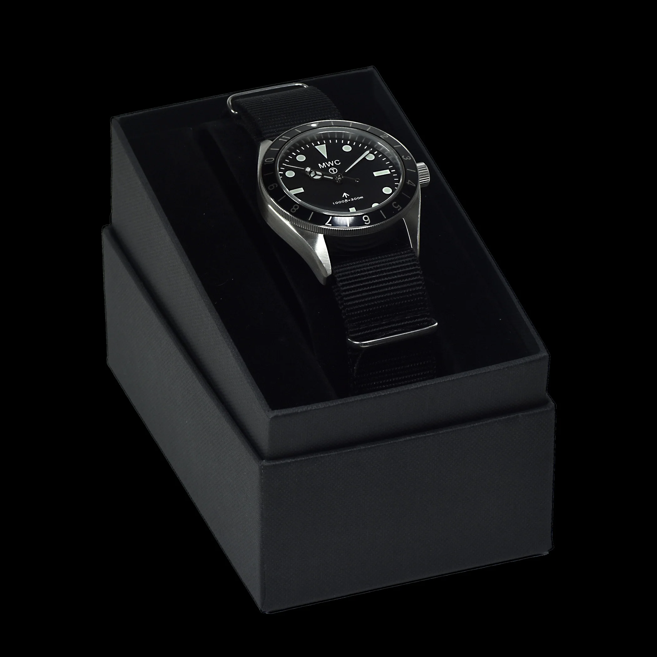 MWC Classic 1960s Pattern Dual Time Zone Divers Watch with Luminova Paint and a Hybrid Mechanical/Quartz Movement - Image 6