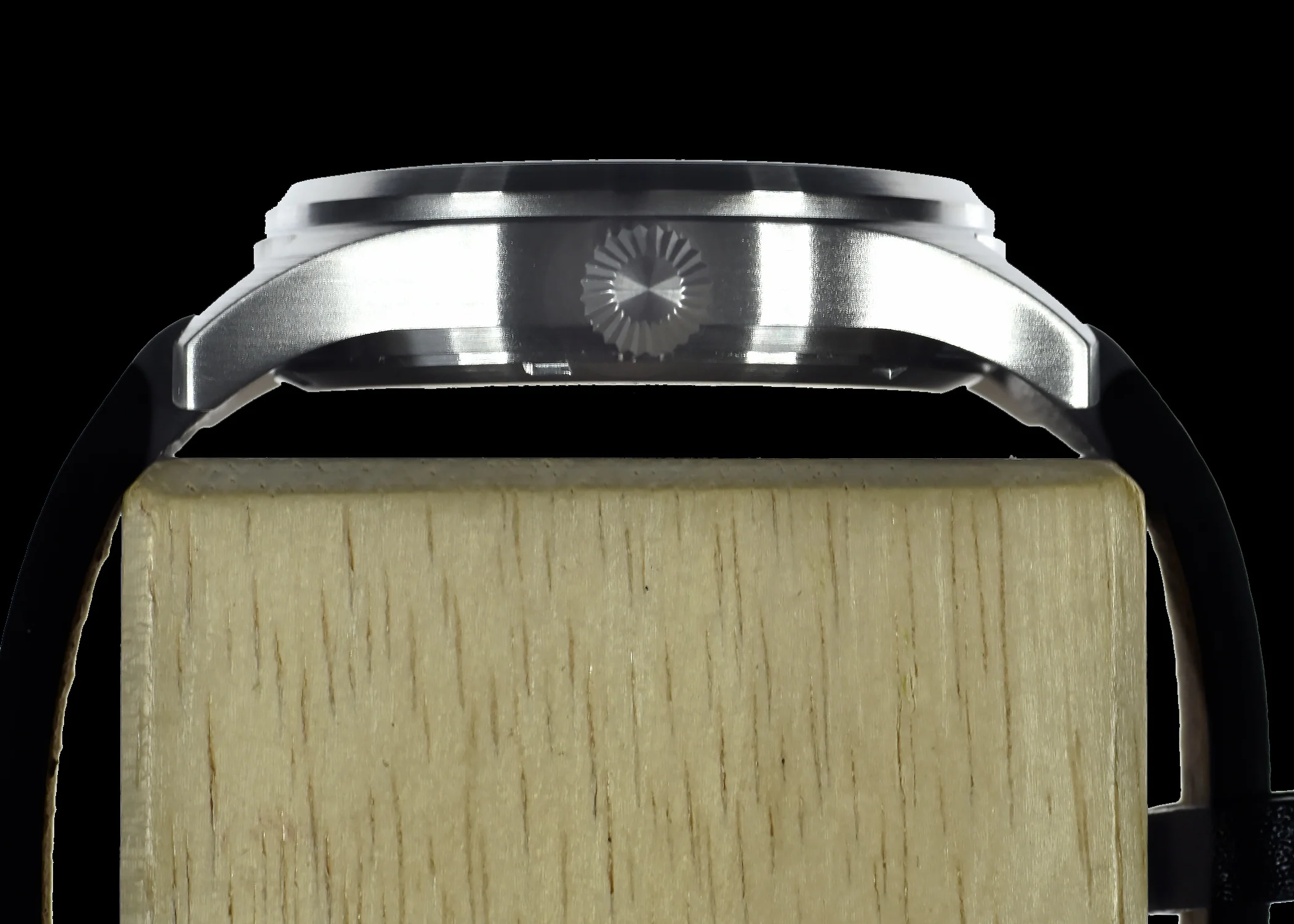 MWC Classic 40mm Stainless Steel Aviator Watch with 24 Jewel Automatic Movement and 100m Water Resistance - Image 2