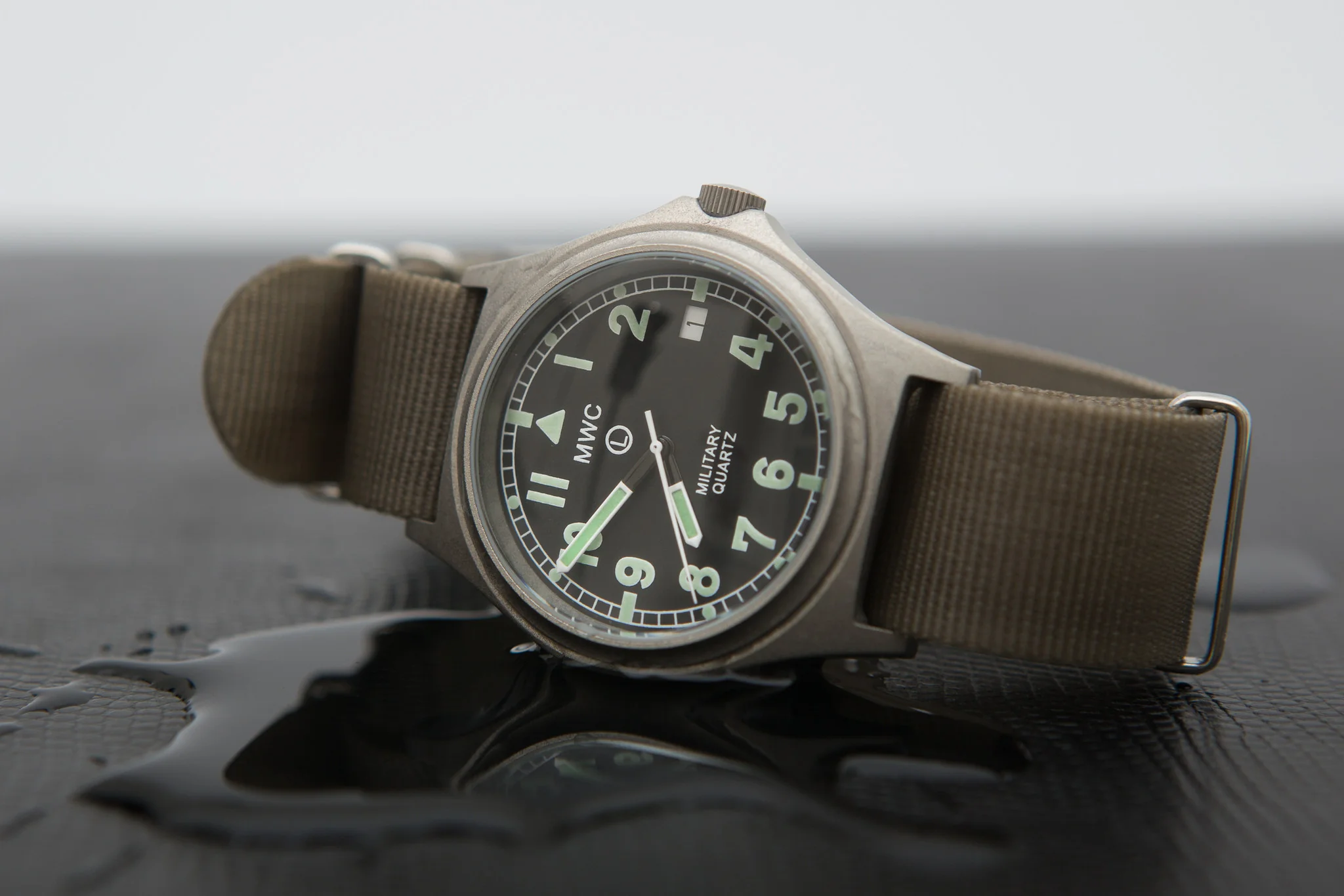 MWC G10 50m (165ft) Water Resistant NATO Pattern Military Watch with Satin Case Finish, Fixed Strap Bars and 60 Month Battery Life - Image 9