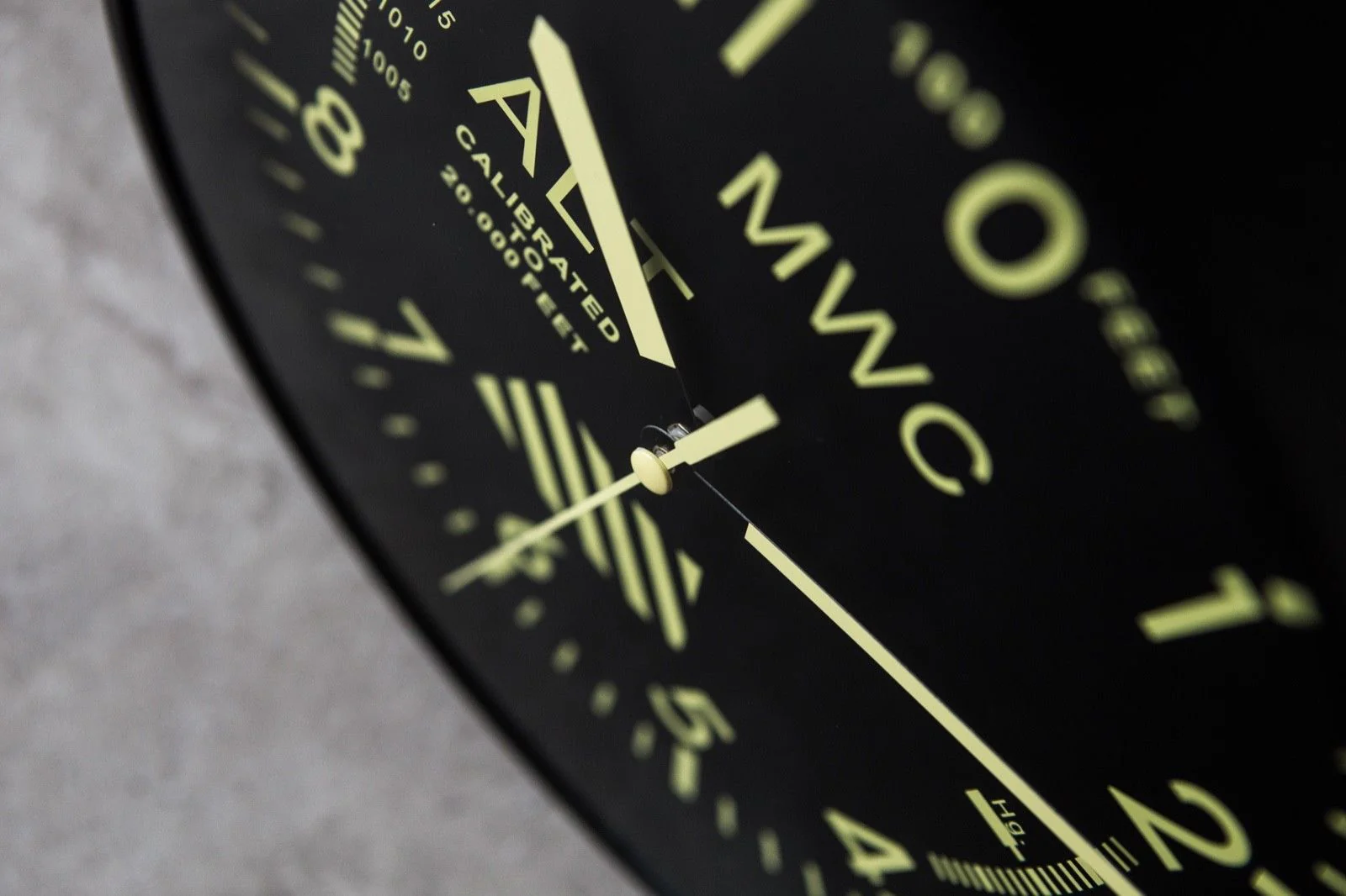 MWC Limited Edition Altimeter Wall Clock with High Visibility Dial, Sweep Second Hand and a Silent Quartz Movement (Size 22.5 cm / approx 9") - Image 4