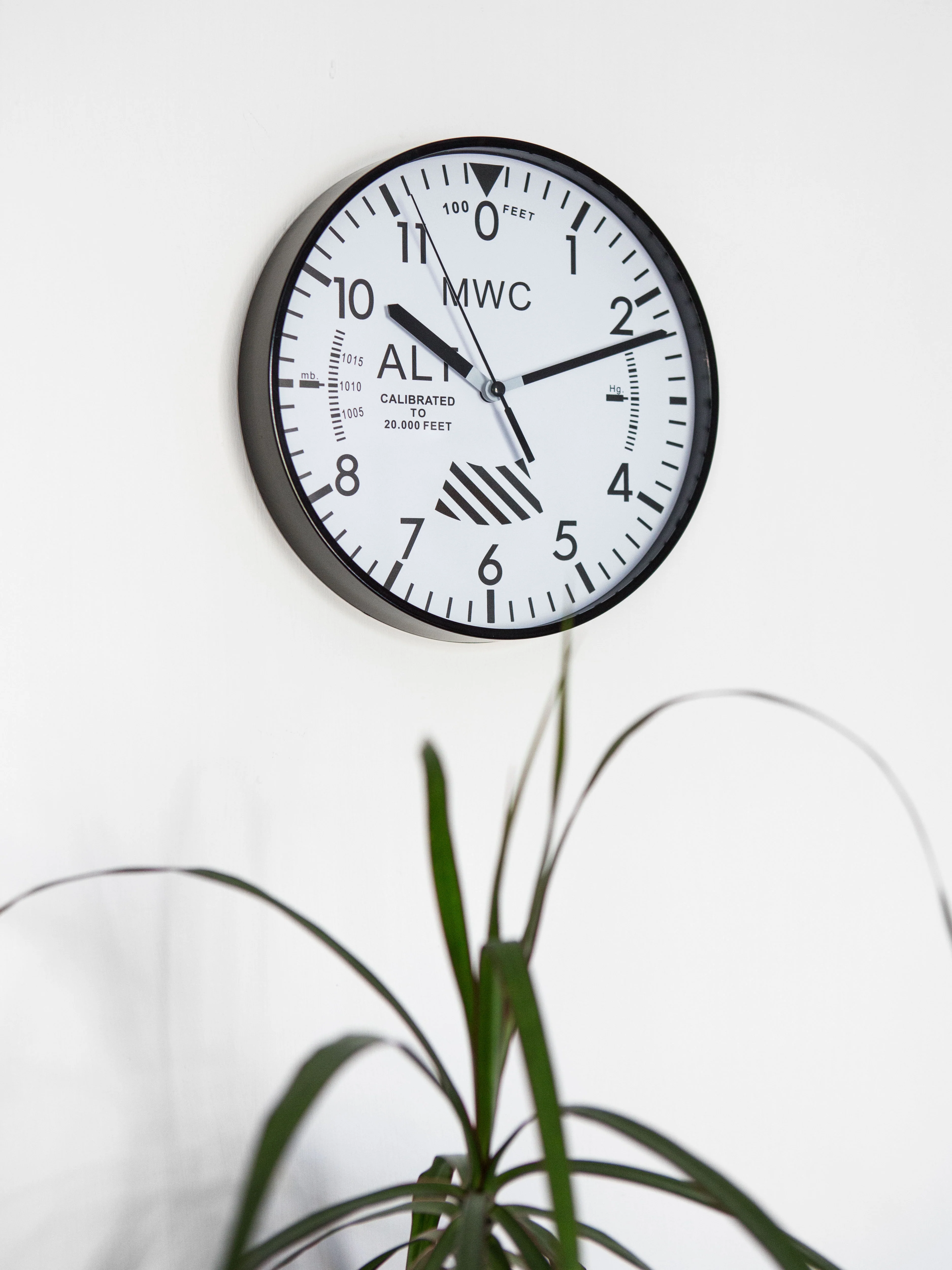MWC Limited Edition Altimeter Wall Clock with White Dial, Silent Quartz Movement and Sweep Second Hand (Size 22.5 cm / approx 9") - Image 3