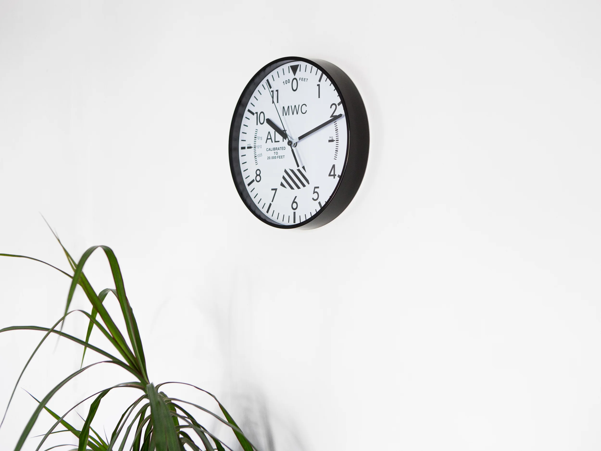 MWC Limited Edition Altimeter Wall Clock with White Dial, Silent Quartz Movement and Sweep Second Hand (Size 22.5 cm / approx 9") - Image 4