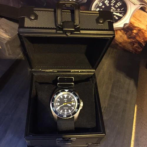 MWC Protective Travel Watch Box with Logo - Image 8