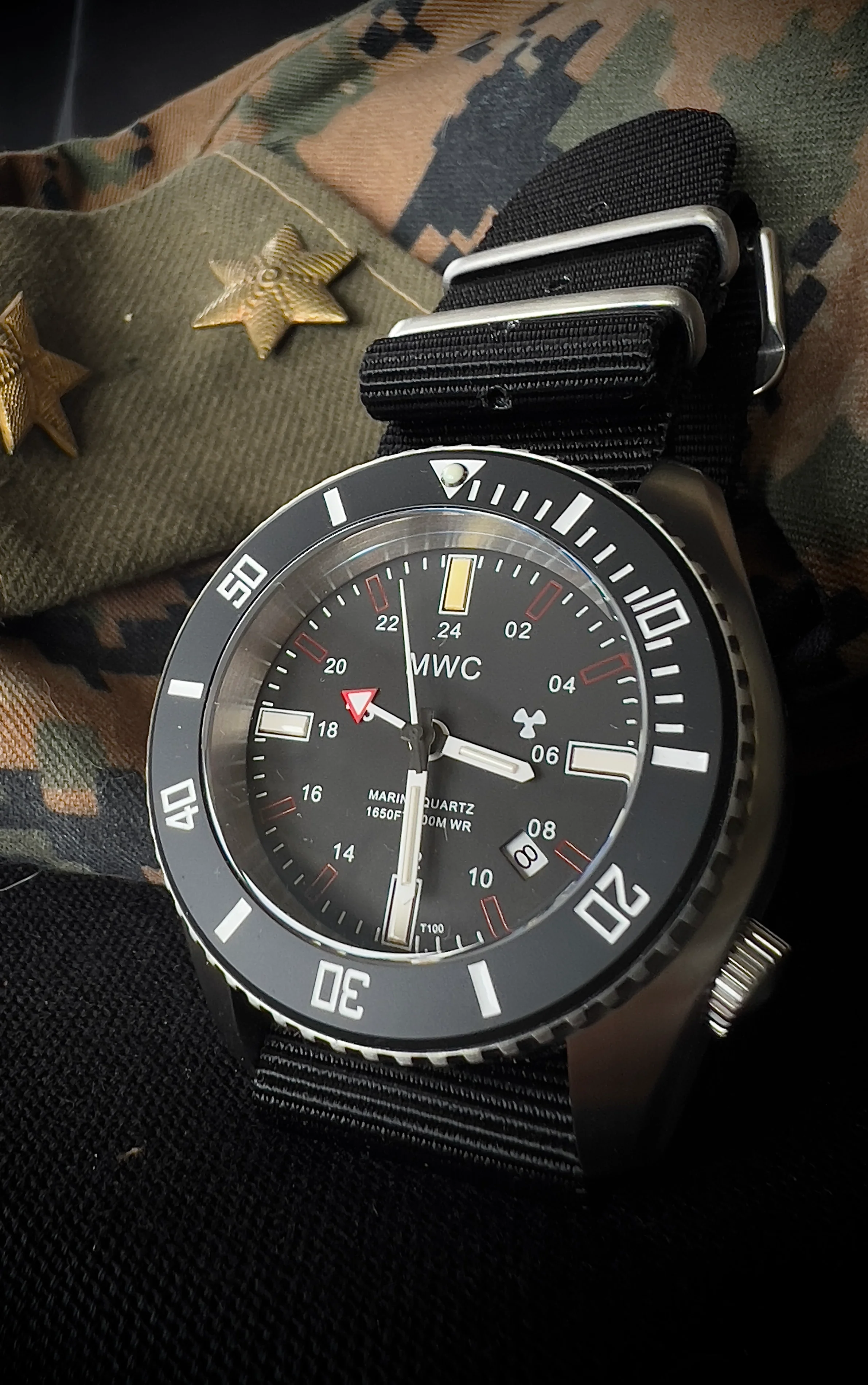 MWC "Submariner / Naval Crew Divers Watch" 500m (1,640ft) Water Resistant Dual Time Zone Military Watch in a Stainless Steel Case with GTLS and Helium Valve - Image 11