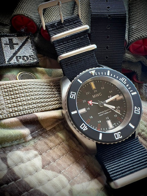 MWC "Submariner / Naval Crew Divers Watch" 500m (1,640ft) Water Resistant Dual Time Zone Military Watch in a Stainless Steel Case with GTLS and Helium Valve - Image 12