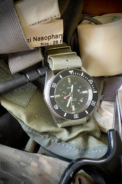 MWC "Submariner / Naval Crew Divers Watch" 500m (1,640ft) Water Resistant Dual Time Zone Military Watch in a Stainless Steel Case with GTLS and Helium Valve - Image 14