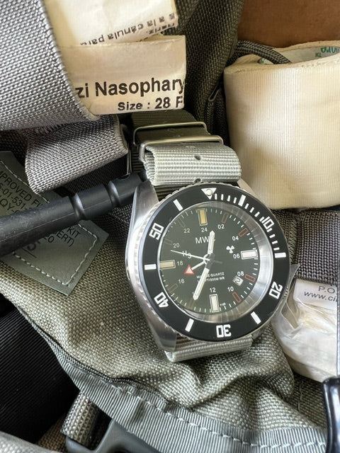 MWC "Submariner / Naval Crew Divers Watch" 500m (1,640ft) Water Resistant Dual Time Zone Military Watch in a Stainless Steel Case with GTLS and Helium Valve - Image 15