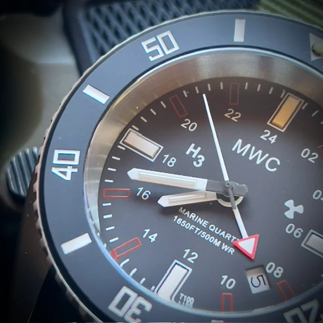 MWC "Submariner / Naval Crew Divers Watch" 500m (1,640ft) Water Resistant Dual Time Zone Military Watch in a Stainless Steel Case with GTLS and Helium Valve - Image 19