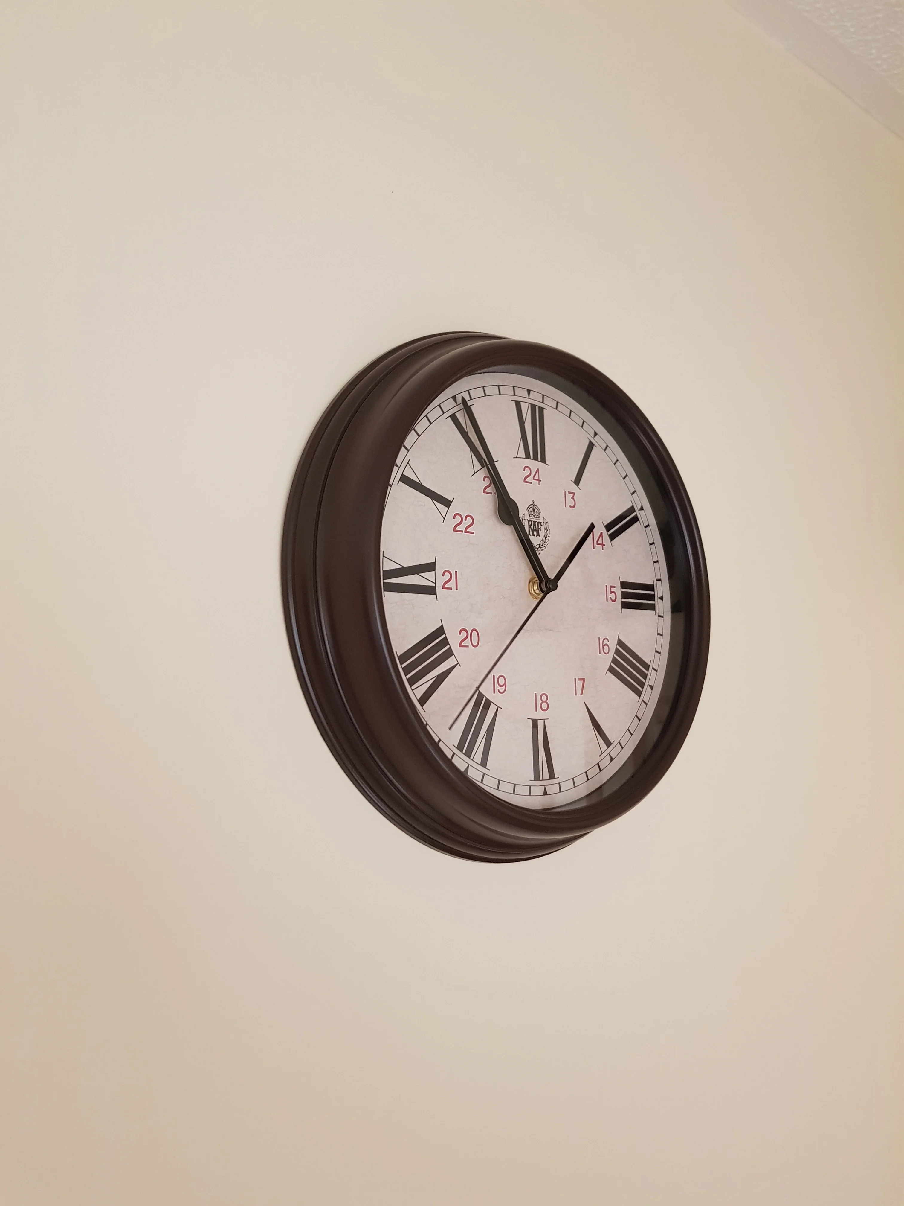 RAF 1943 Pattern Replica 12/24 Wall Clock with Silent Quartz Movement and Sweep Second Hand(Size 12"/30.5cm) - Image 4