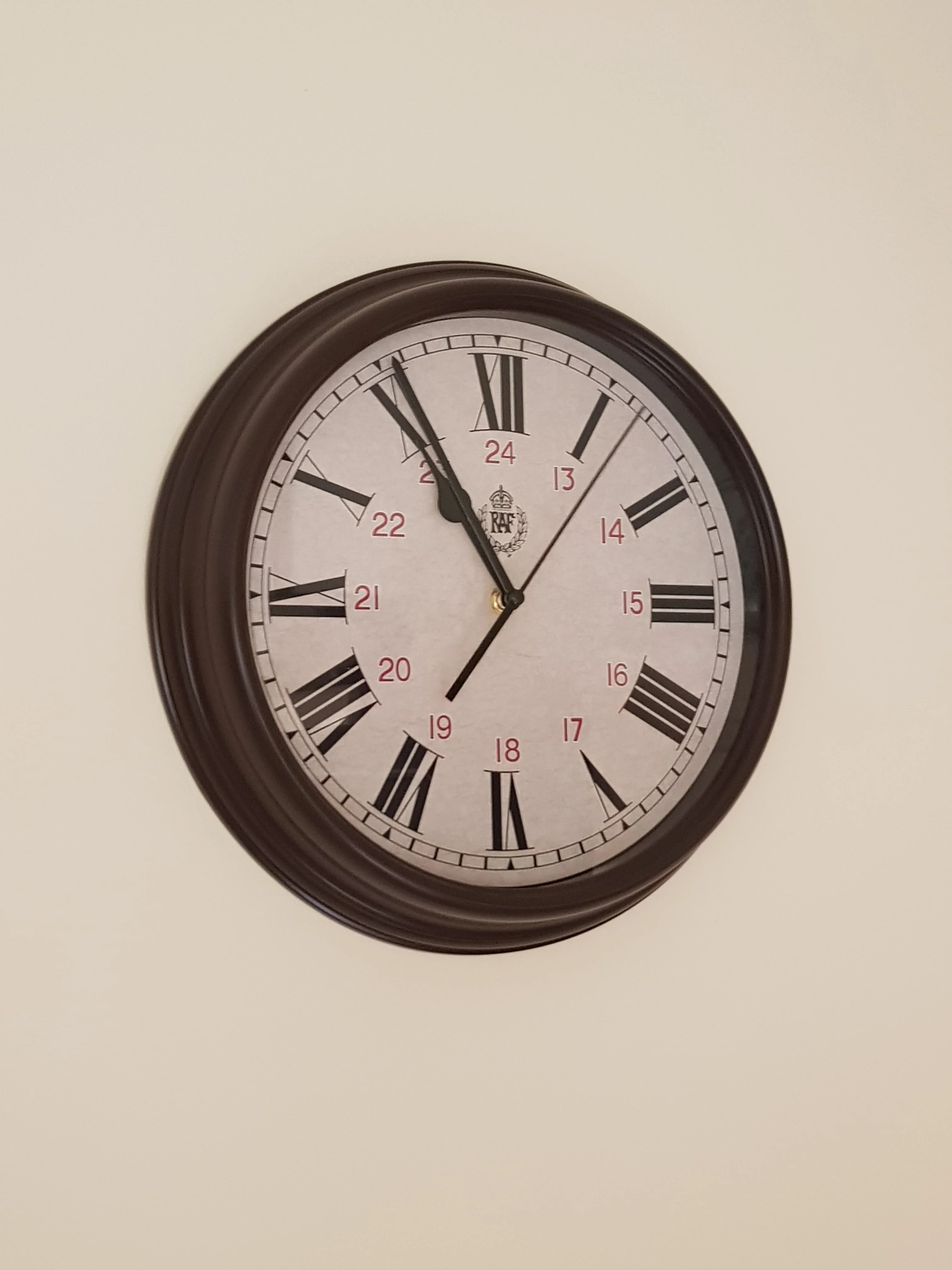 RAF 1943 Pattern Replica 12/24 Wall Clock with Silent Quartz Movement and Sweep Second Hand(Size 12"/30.5cm) - Image 6
