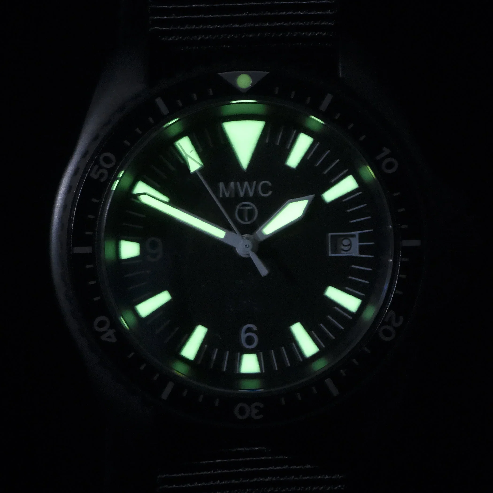 Remake of the 2001 MWC Stainless Steel Quartz Military Diver – Built to the Original Specification - Image 4